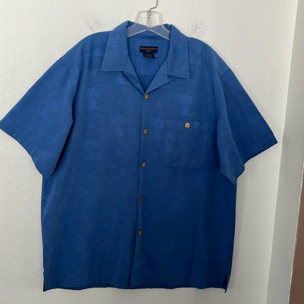 🏝️HAWAIIAN BUTTON DOWN PRETTY BLUE W/ PALM TREE PATTERN SZ L EXCELLENT COND.